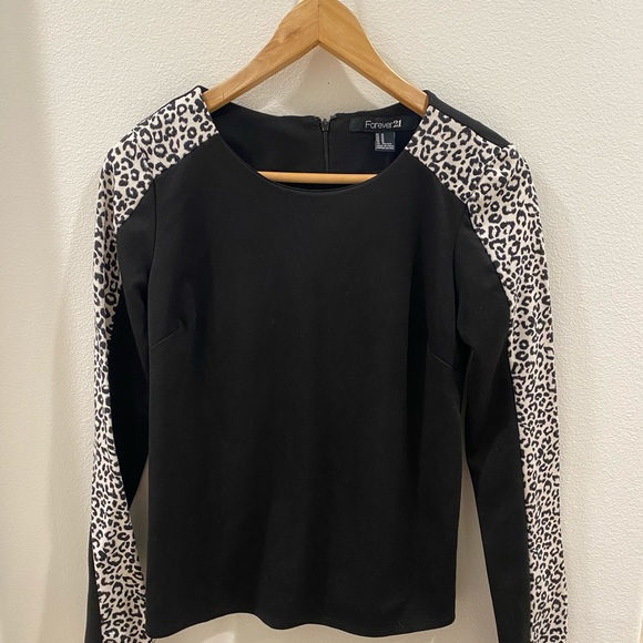 Cheetah sweatshirt - Picture 1 of 5